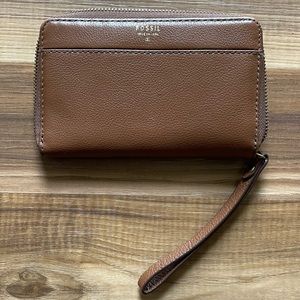 FOSSIL brown leather wallet clutch.